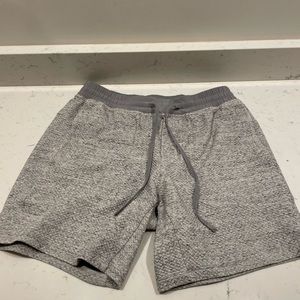Men Lululemon ‘At Ease short’ size L